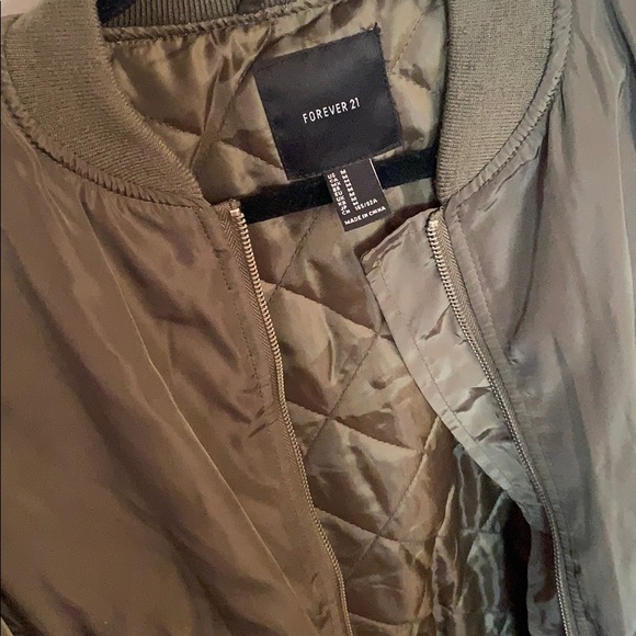 Bomber jacket! - Picture 2 of 2